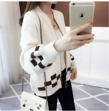 Load image into Gallery viewer, Women&#39;s cashmere knitted sweater with zipper, autumn winter Korean long-sleeved sweater cashmere female knitted jacket sweater
